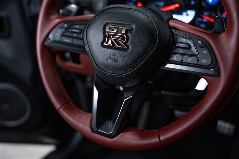 Used 2021 Nissan GT-R Premium AWD/4WD image 44