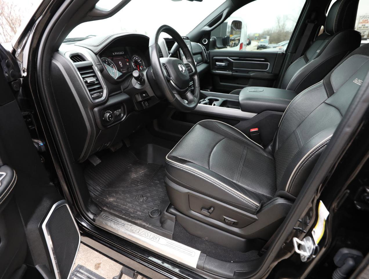 Used 2022 RAM 3500 Laramie AWD/4WD image 24