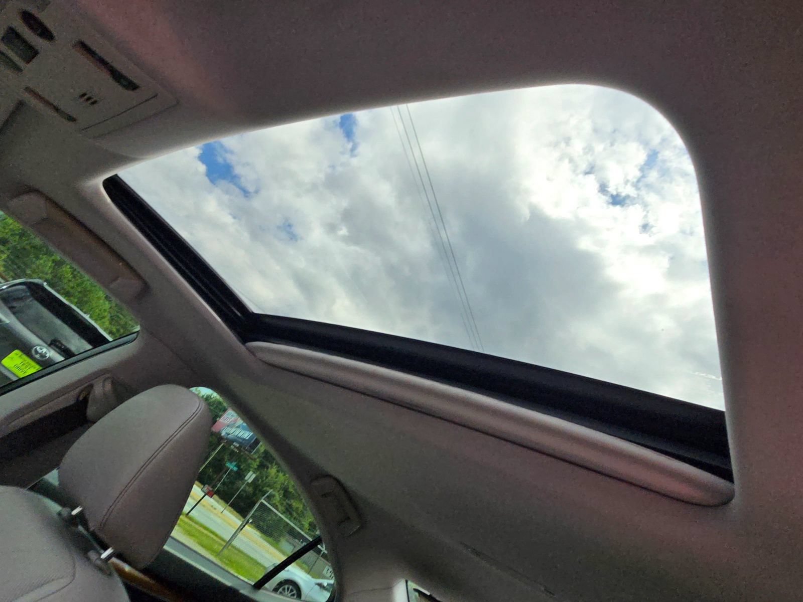 Used 2014 Lexus ES 300h w/ Luxury Package w/Bamboo Trim FWD image 9