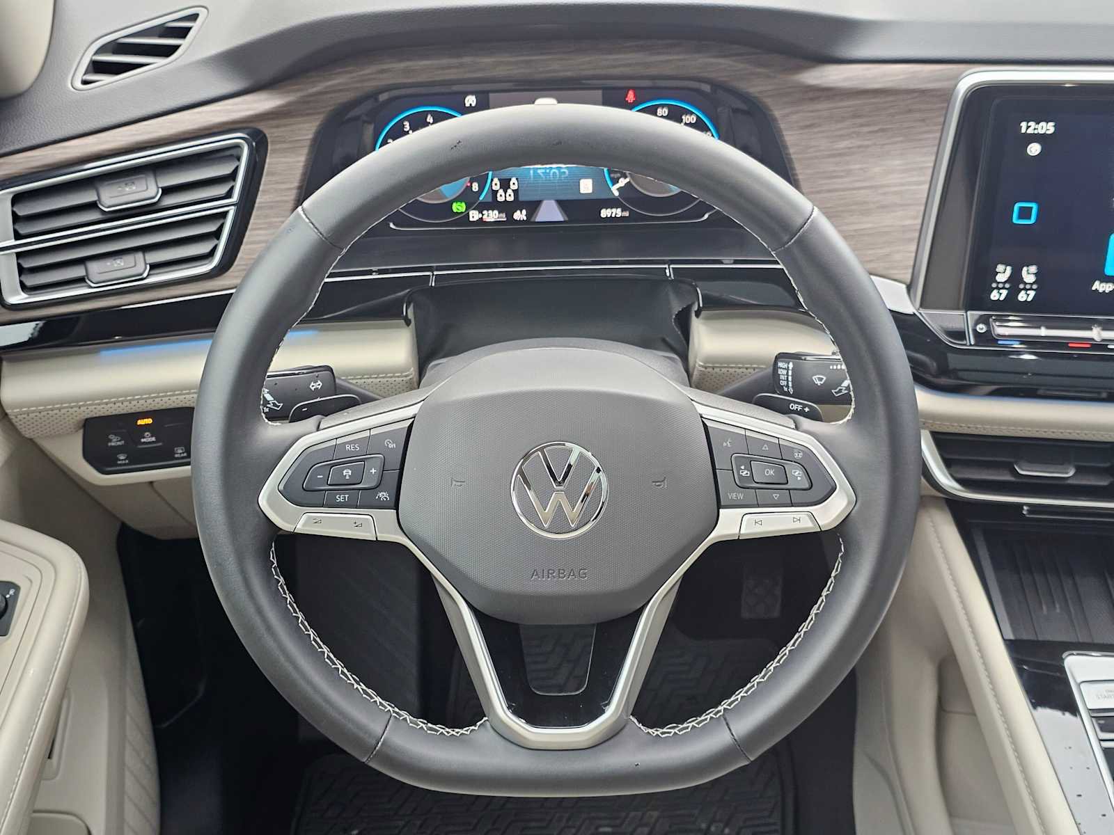 Used 2025 Volkswagen Atlas SEL image 24