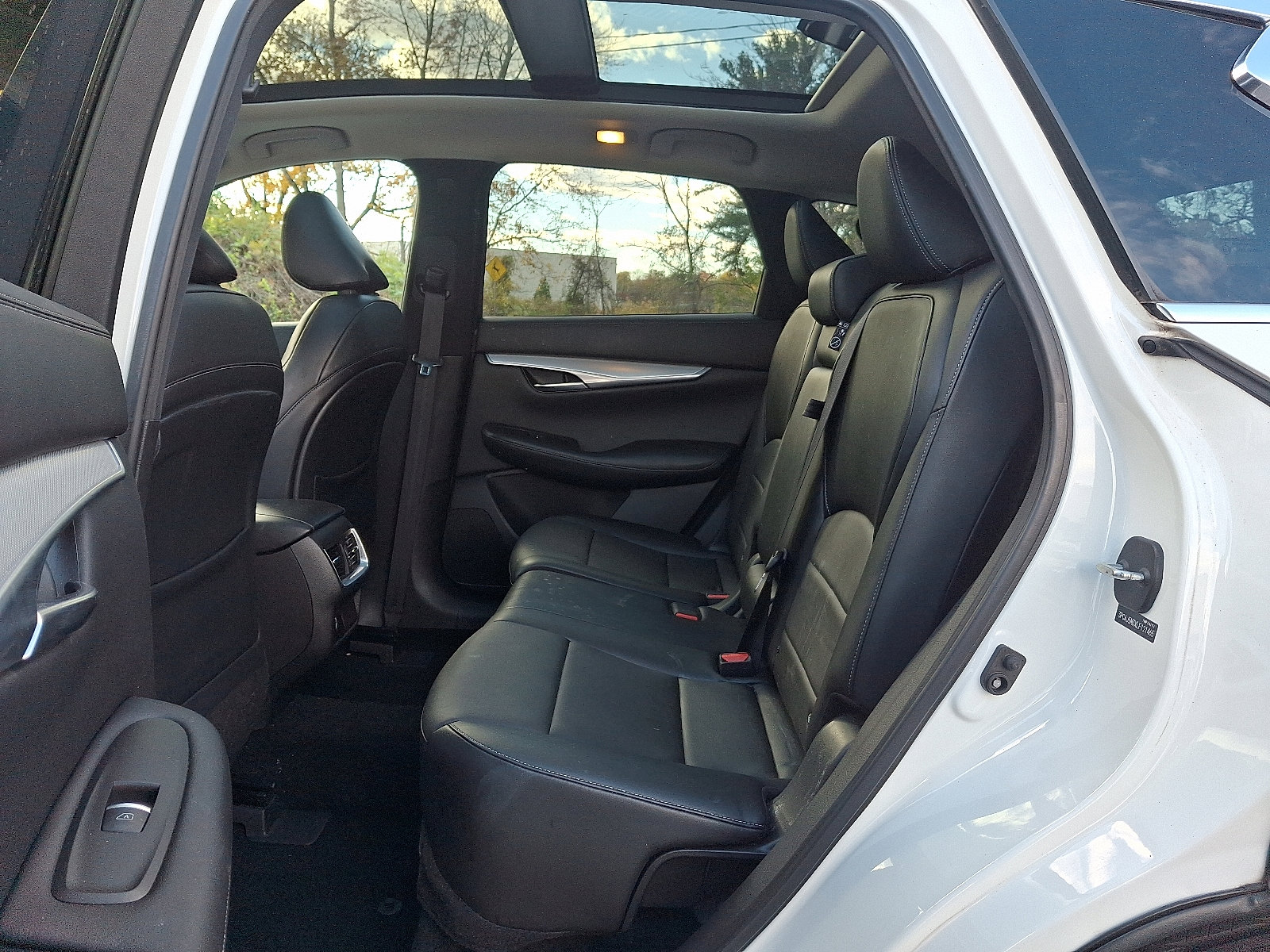 Used 2020 INFINITI QX50 Luxe w/ Navigation Package image 10