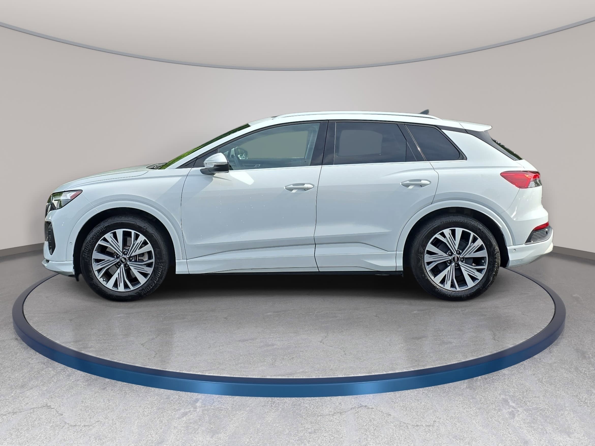 Used 2023 Audi Q4 e-tron Premium Plus w/ Premium Plus RWD image 8