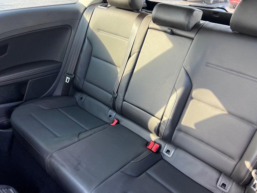 Used 2015 Volkswagen Golf S image 12