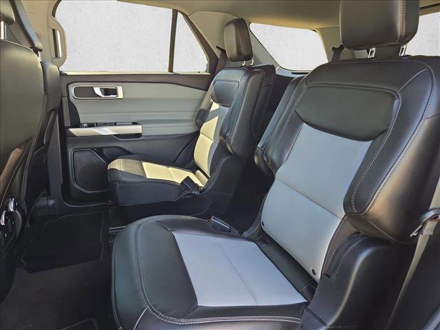Used 2022 Ford Explorer XLT w/ Equipment Group 202A image 17