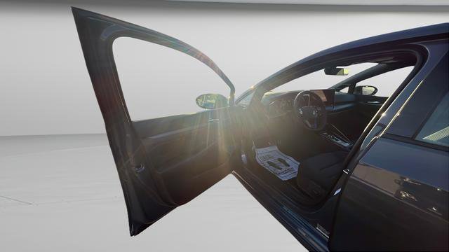 New 2026 Volkswagen Golf 2.0T image 9