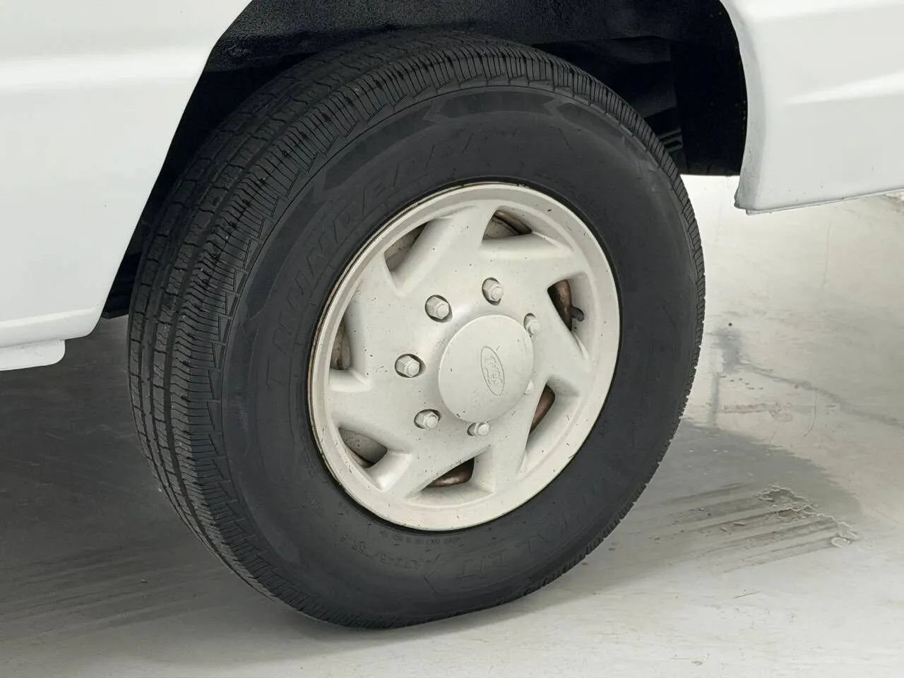 Used 2003 Ford E-350 and Econoline 350 XL RWD image 42