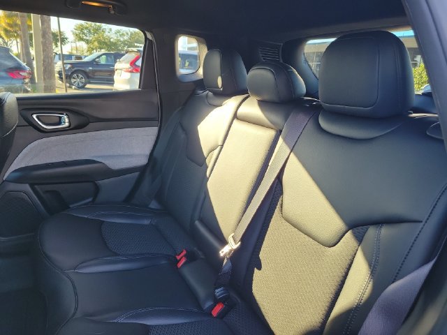 Used 2026 Jeep Compass Latitude AWD/4WD image 18