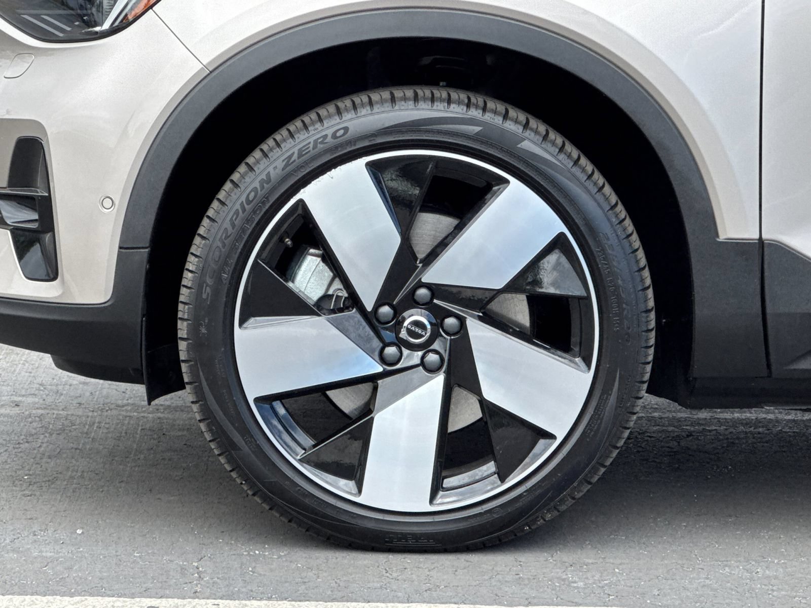 Certified 2023 Volvo XC40 Recharge Ultimate AWD/4WD image 30
