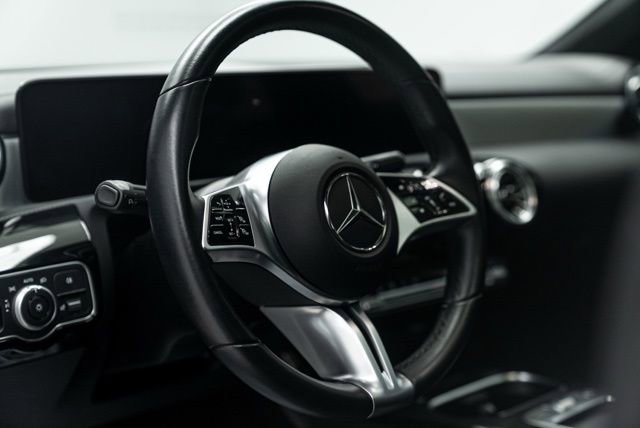 Used 2025 Mercedes-Benz CLA 250 image 11