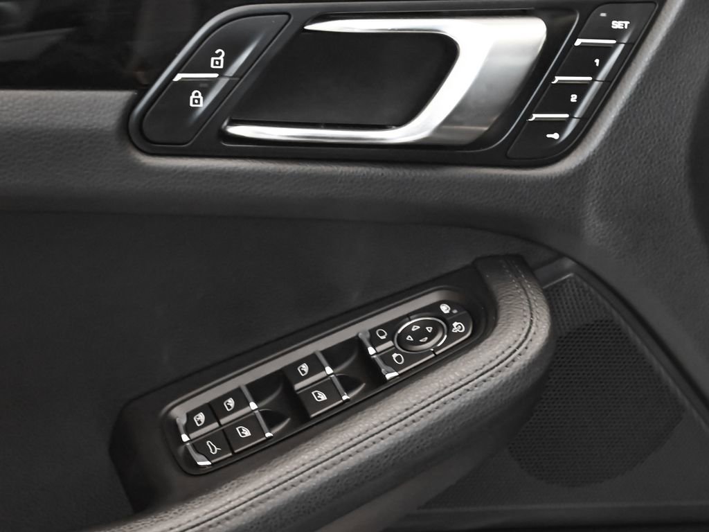 Used 2021 Porsche Macan S image 12