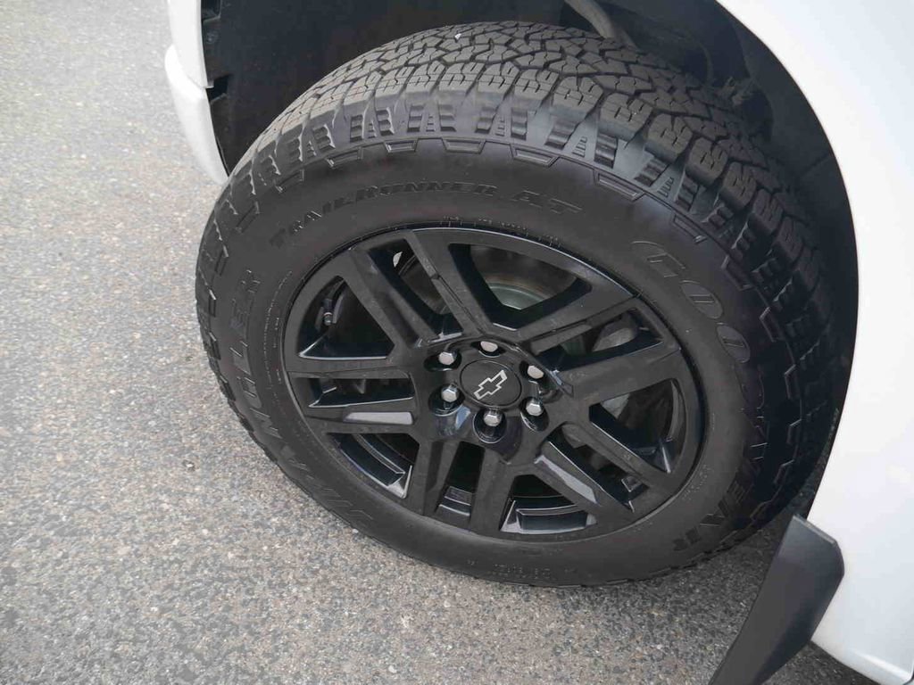 Used 2023 Chevrolet Silverado 1500 RST image 14