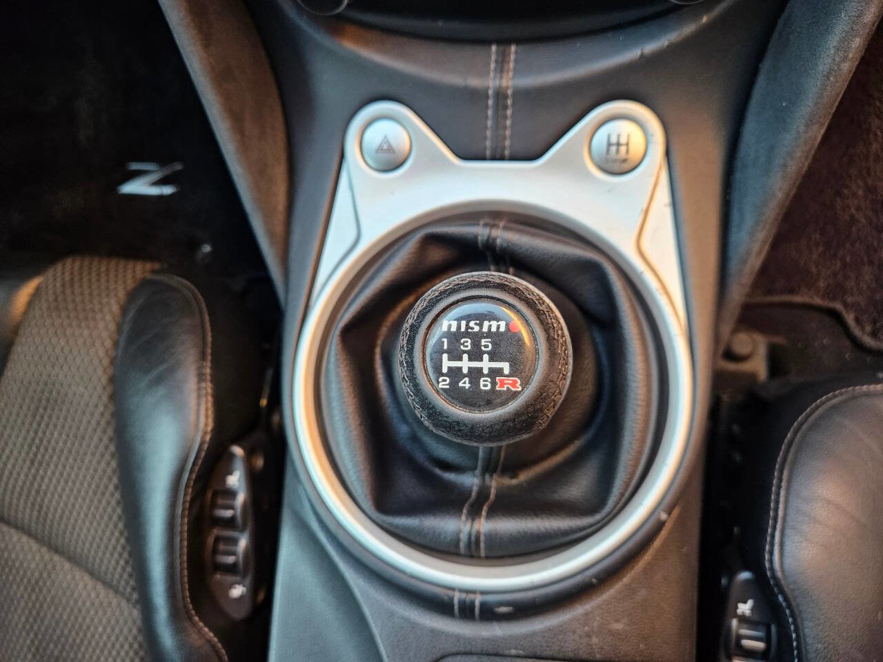 Used 2010 Nissan 370Z Touring w/ Sport Pkg RWD image 18