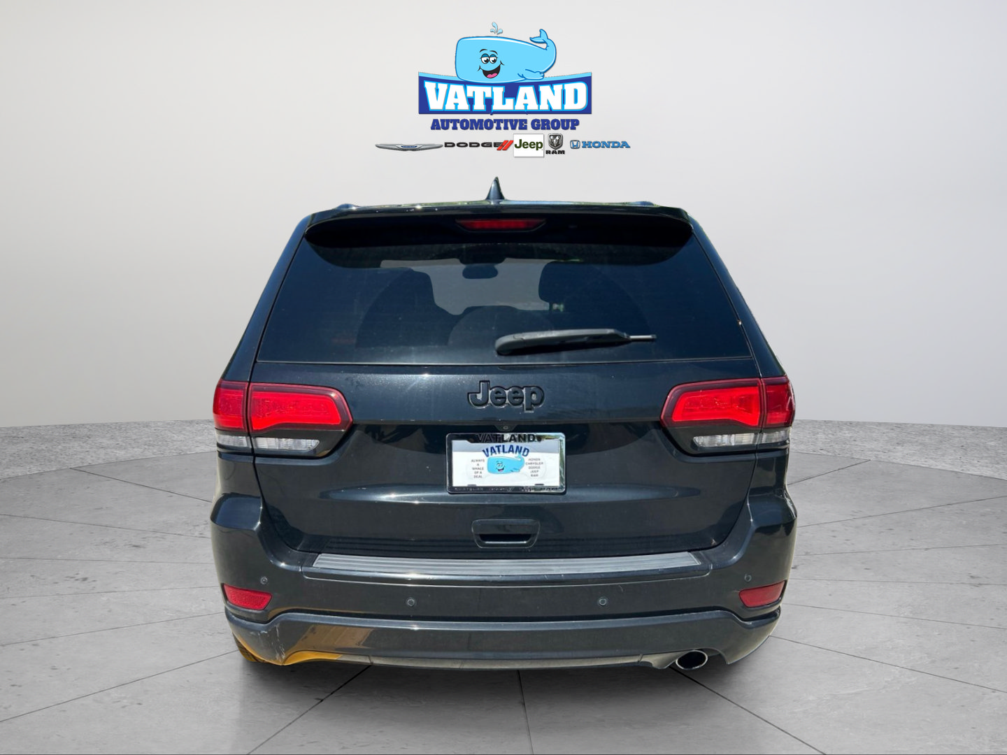 Used 2018 Jeep Grand Cherokee Altitude RWD image 4