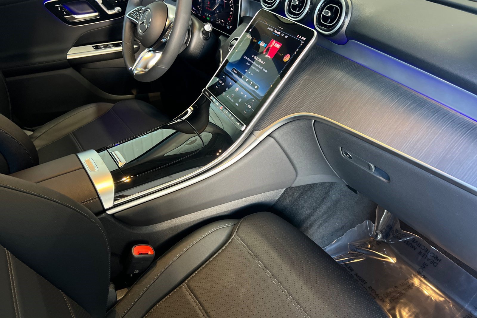 Certified 2025 Mercedes-Benz GLC 350e 4MATIC image 32