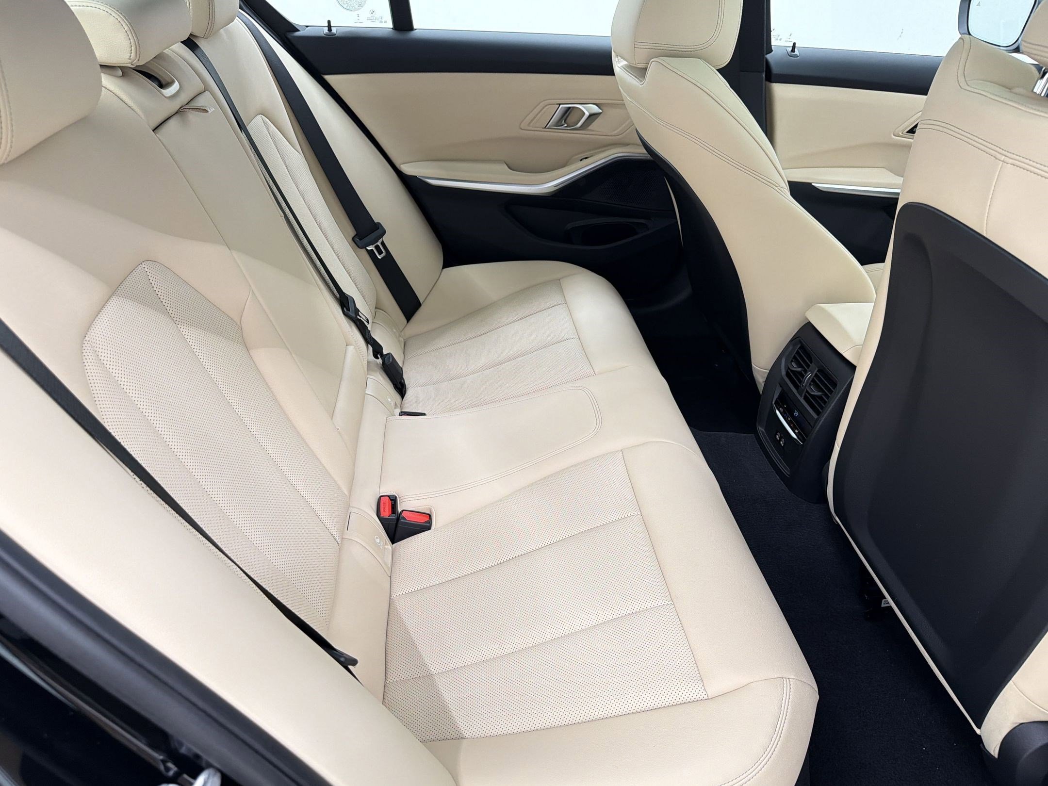 New 2026 BMW 330i Sedan RWD image 24