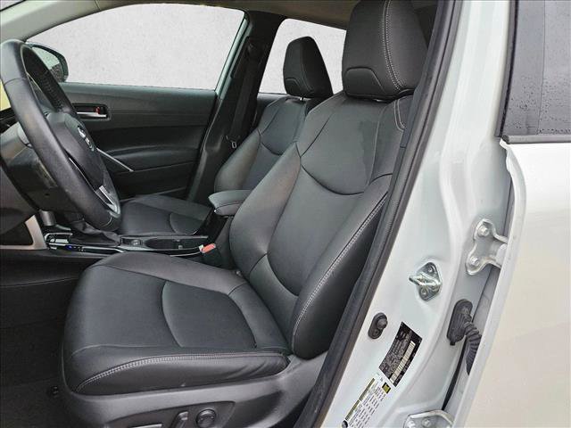 Used 2023 Toyota Corolla Cross XLE w/ Convenience Package FWD image 14