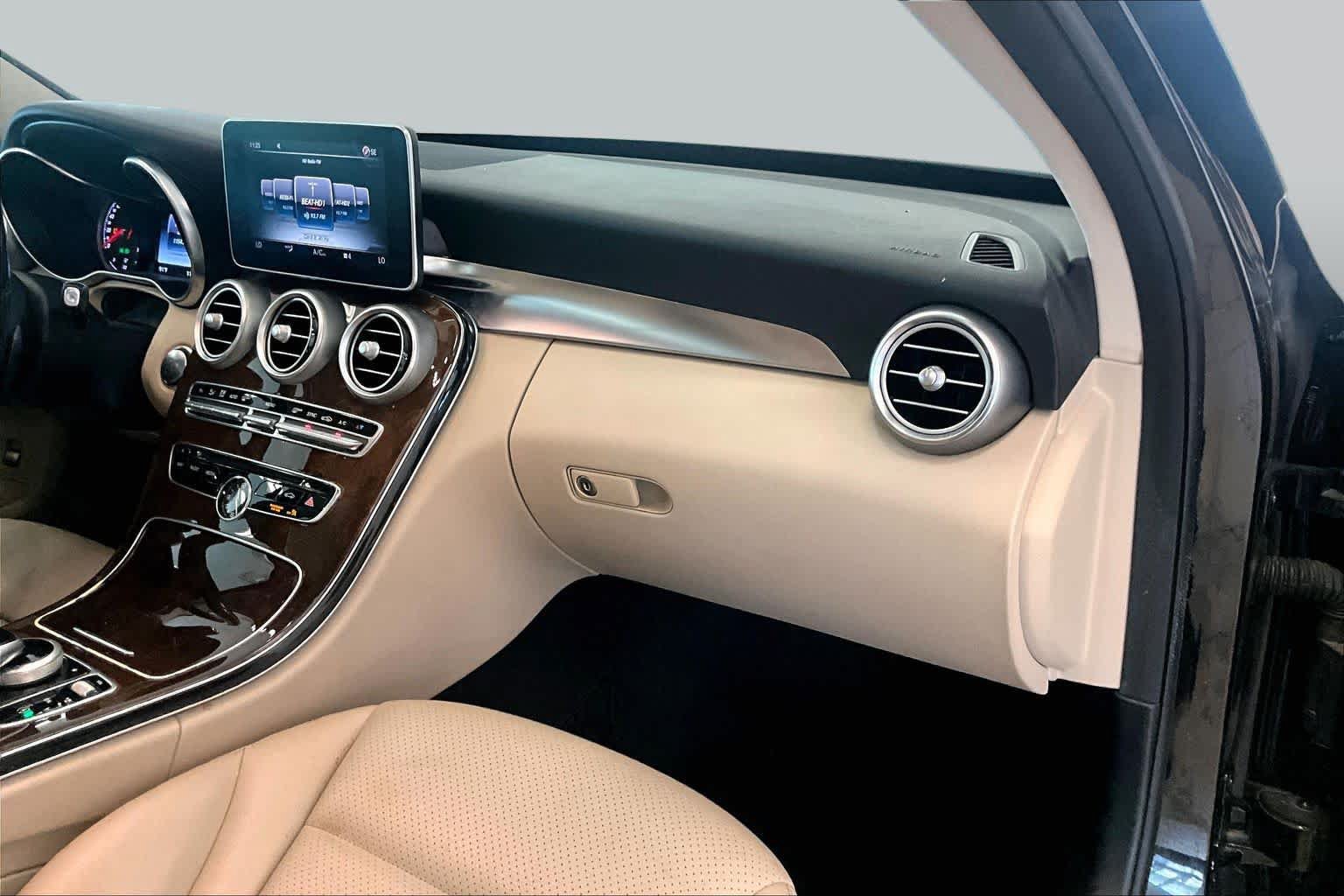 Used 2015 Mercedes-Benz C 300 4MATIC Sedan image 18