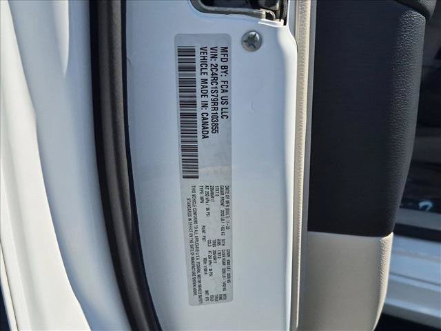 Used 2024 Chrysler Pacifica Limited FWD image 25