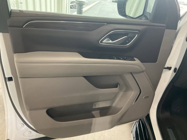 Used 2022 Chevrolet Tahoe LT w/ Luxury Package image 5