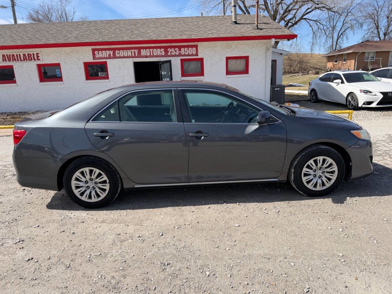 Used 2012 Toyota Camry LE image 2