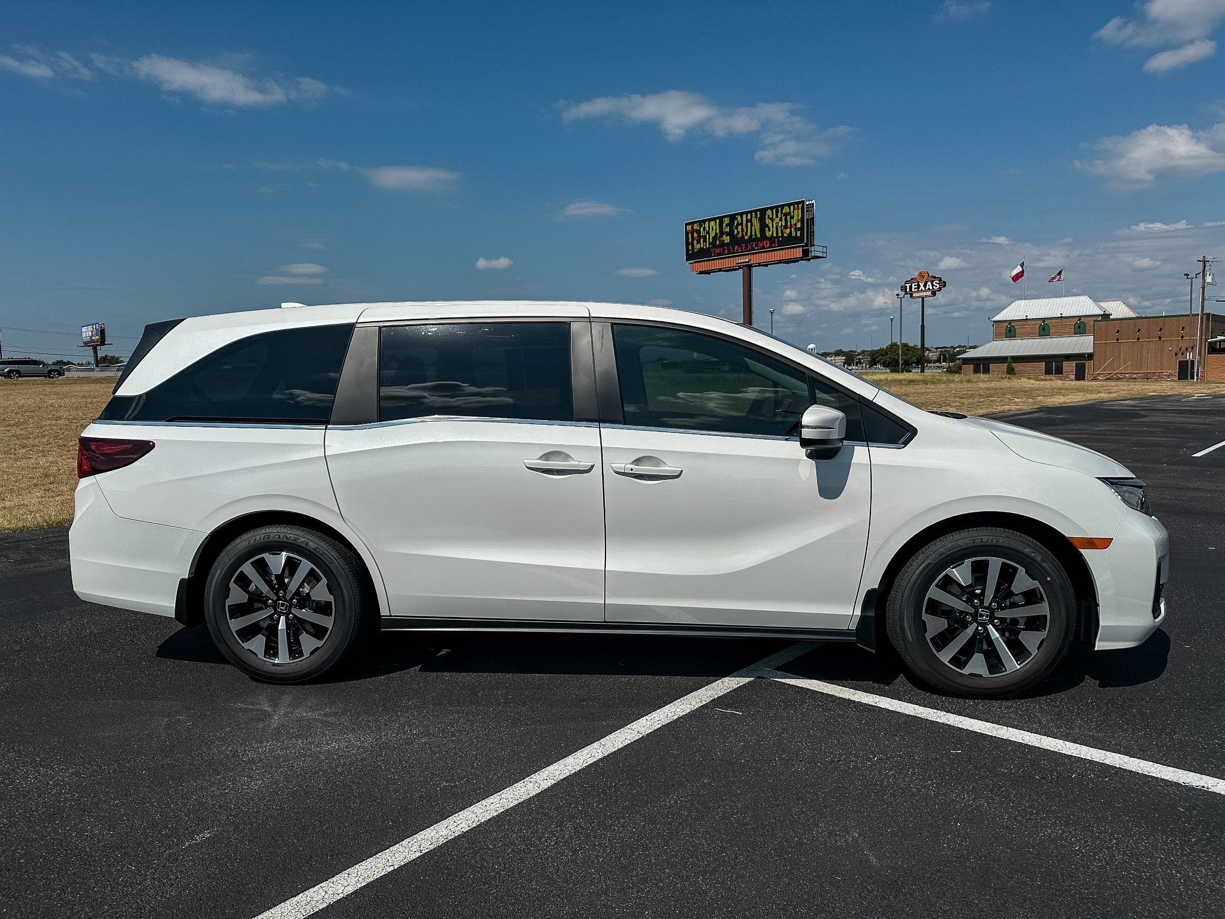 New 2026 Honda Odyssey EX-L image 4