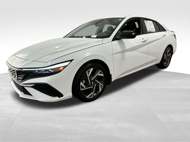 Used 2025 Hyundai Elantra Sport FWD image 6