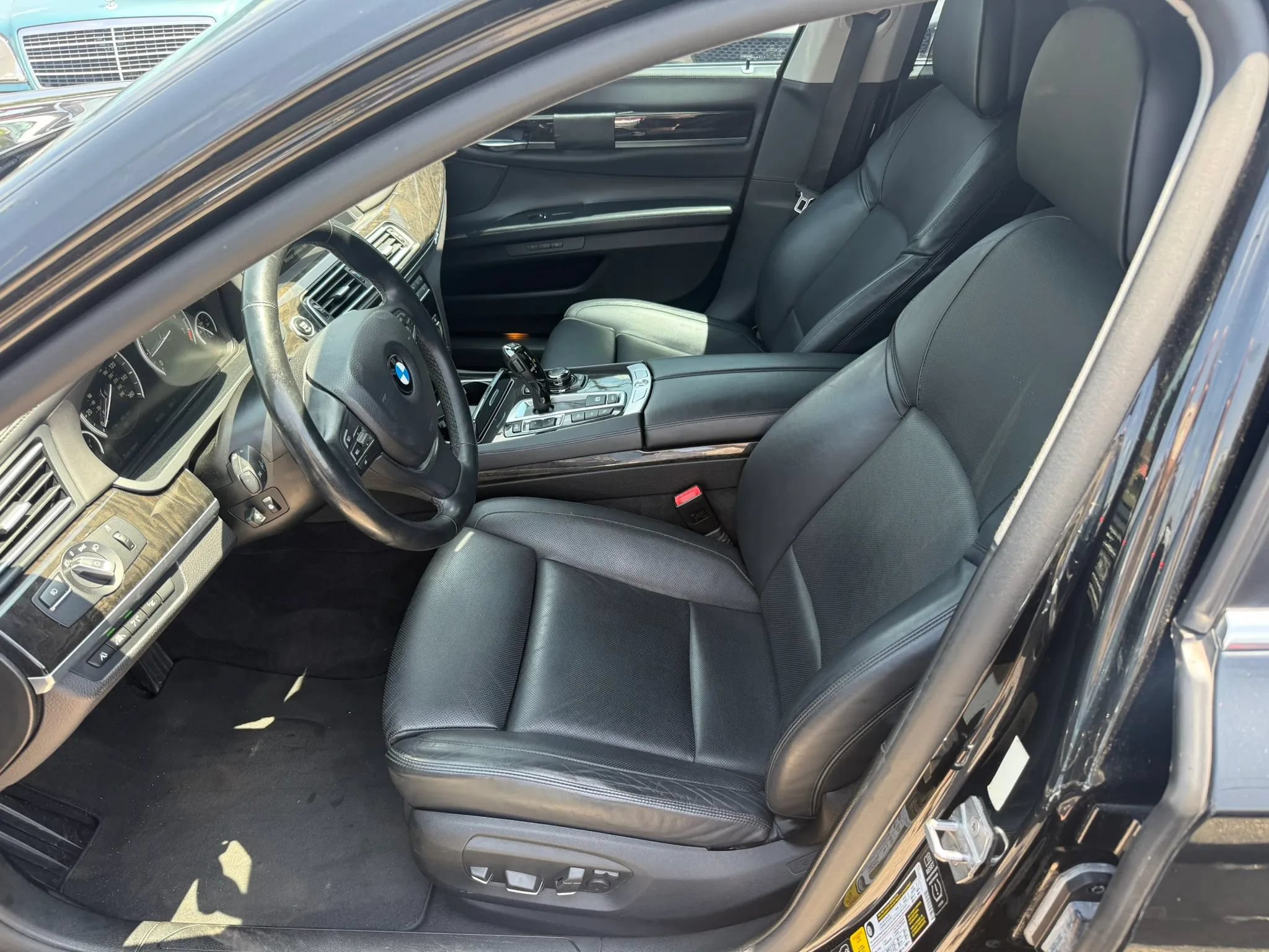 Used 2013 BMW 750Li xDrive AWD/4WD image 12