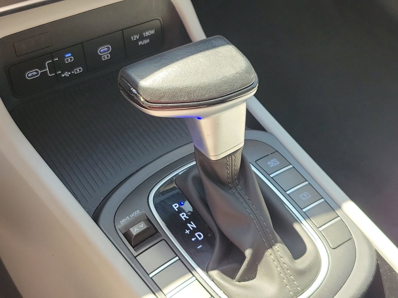 Used 2025 Hyundai Kona SEL FWD image 26