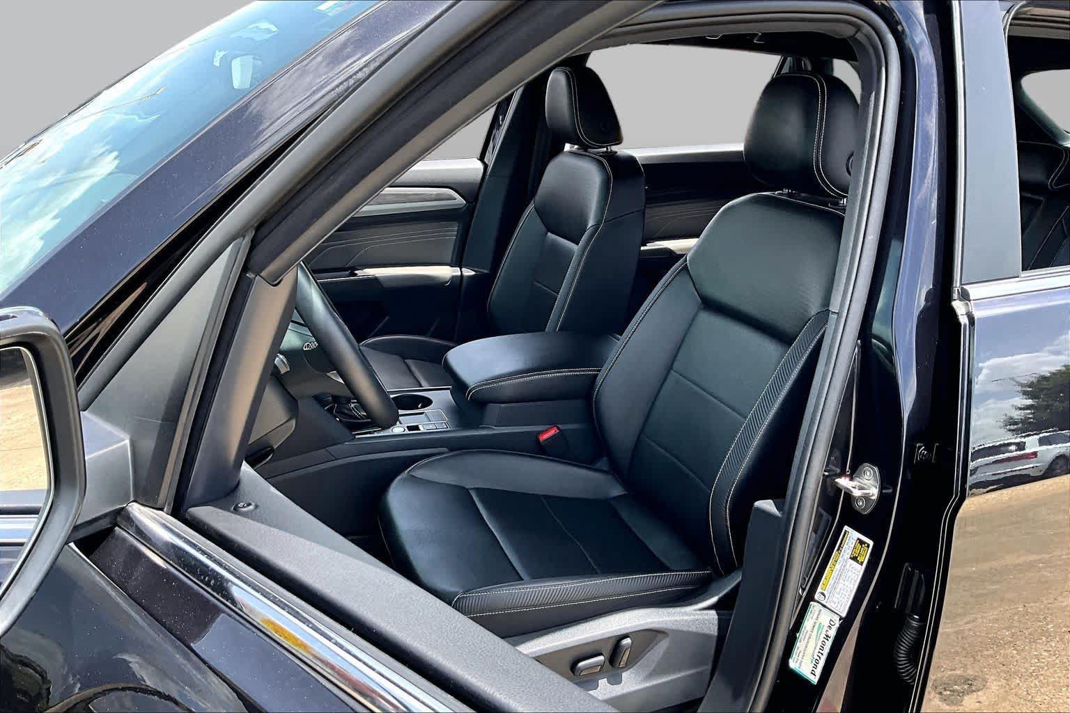 Used 2022 Volkswagen Atlas Cross Sport SE FWD image 8