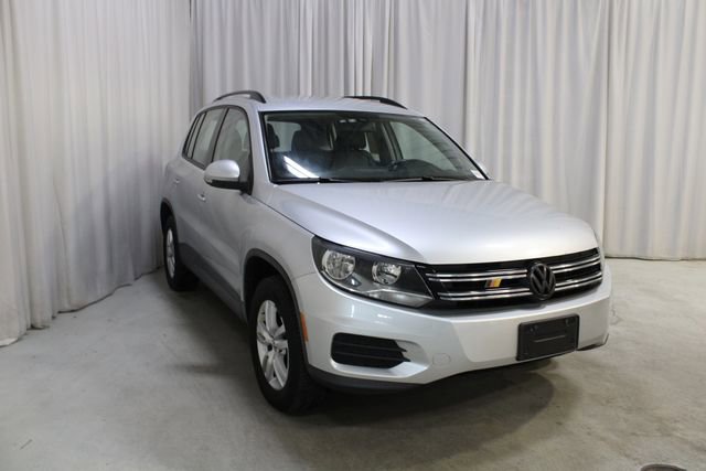 Used 2017 Volkswagen Tiguan S image 36