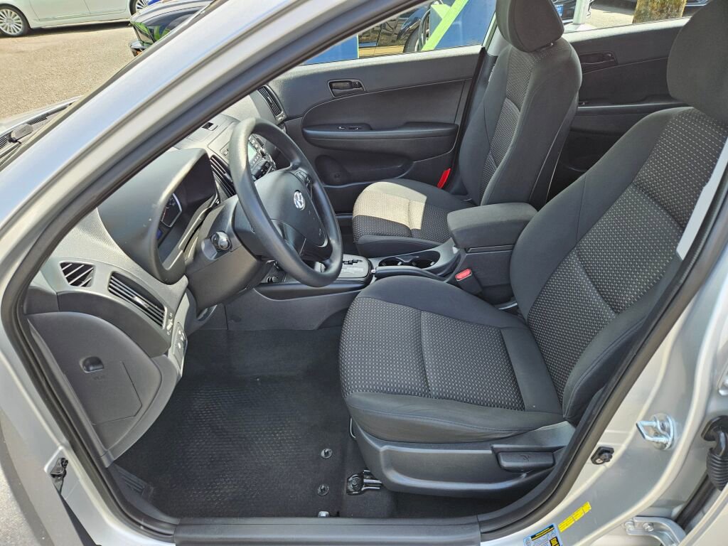 Used 2012 Hyundai Elantra GLS FWD image 14