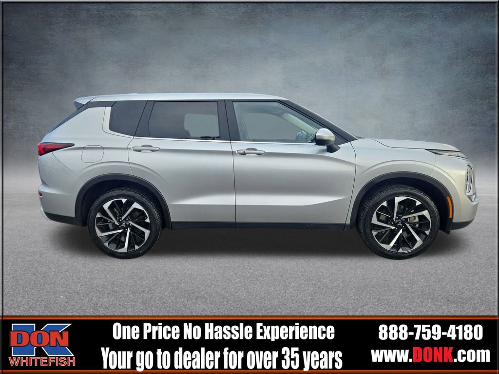 Used 2024 Mitsubishi Outlander SE image 9