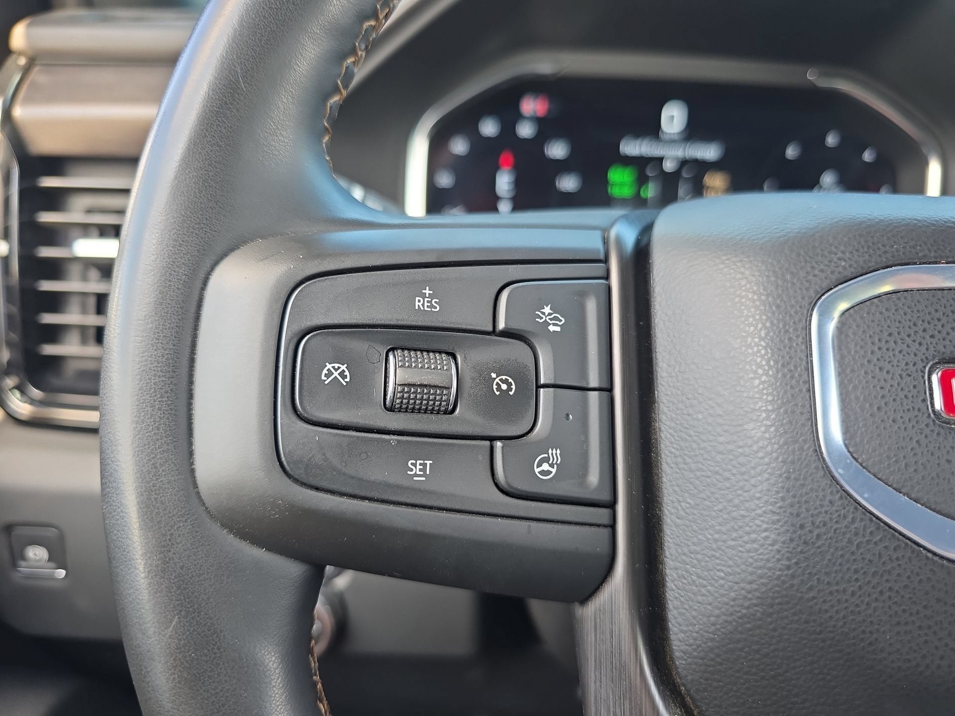 Used 2024 GMC Sierra 2500 AT4 w/ AT4 Premium Plus Package AWD/4WD image 20