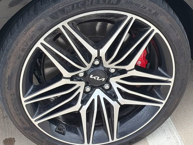 Used 2022 Kia Stinger GT2 RWD image 11