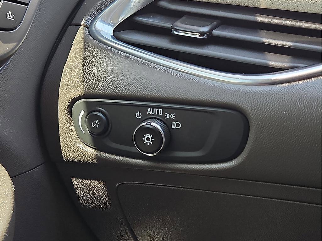 Used 2023 Chevrolet Malibu LT FWD image 15