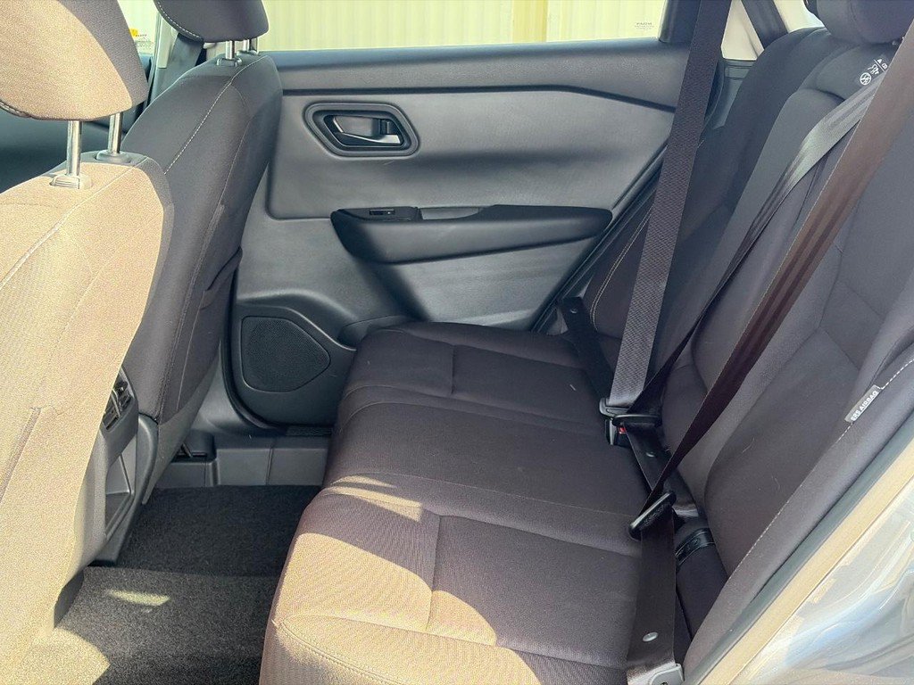 Used 2025 Nissan Rogue S FWD image 10
