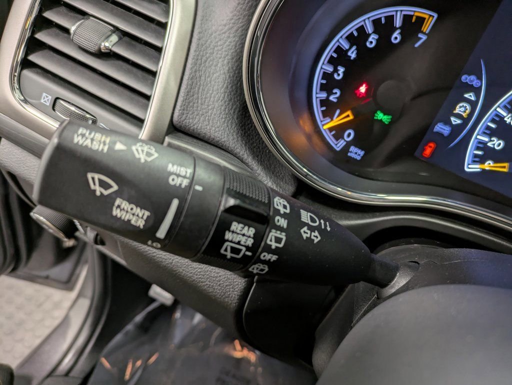 Used 2021 Jeep Grand Cherokee Laredo image 20