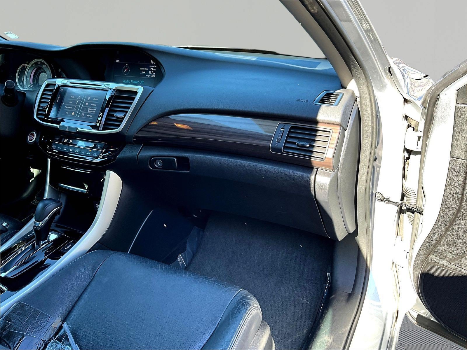 Used 2017 Honda Accord EX-L image 26