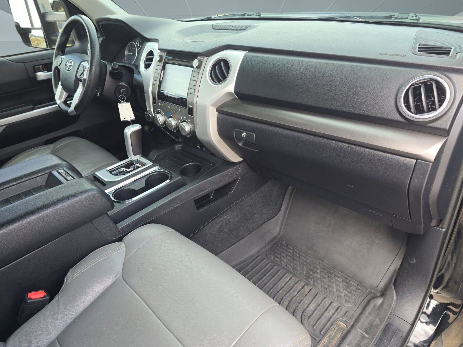 Used 2017 Toyota Tundra SR5 w/ SR5 Upgrade Package image 33