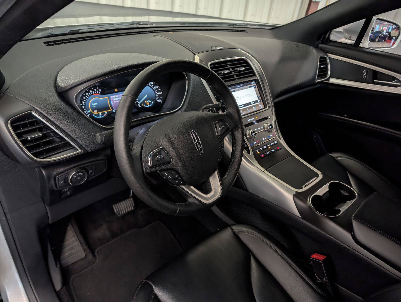 Used 2016 Lincoln MKX Premiere FWD image 3