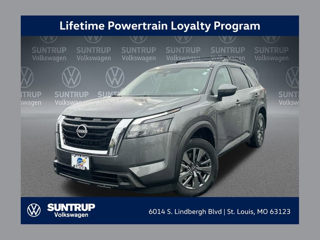Used 2024 Nissan Pathfinder SV