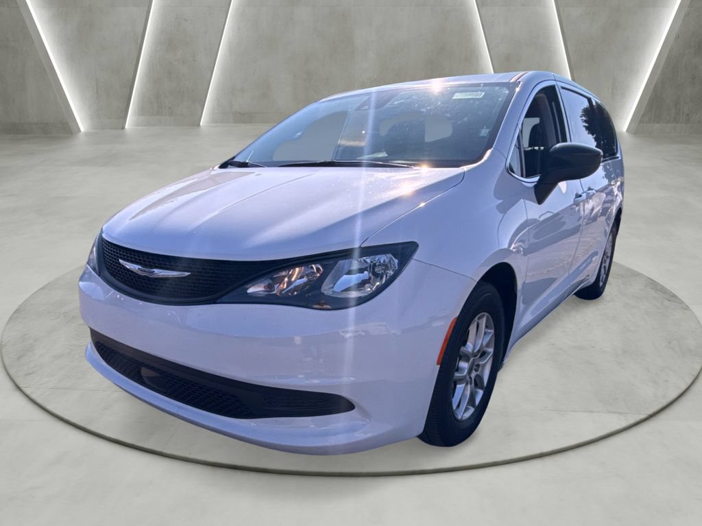 Used 2024 Chrysler Voyager LX FWD image 7