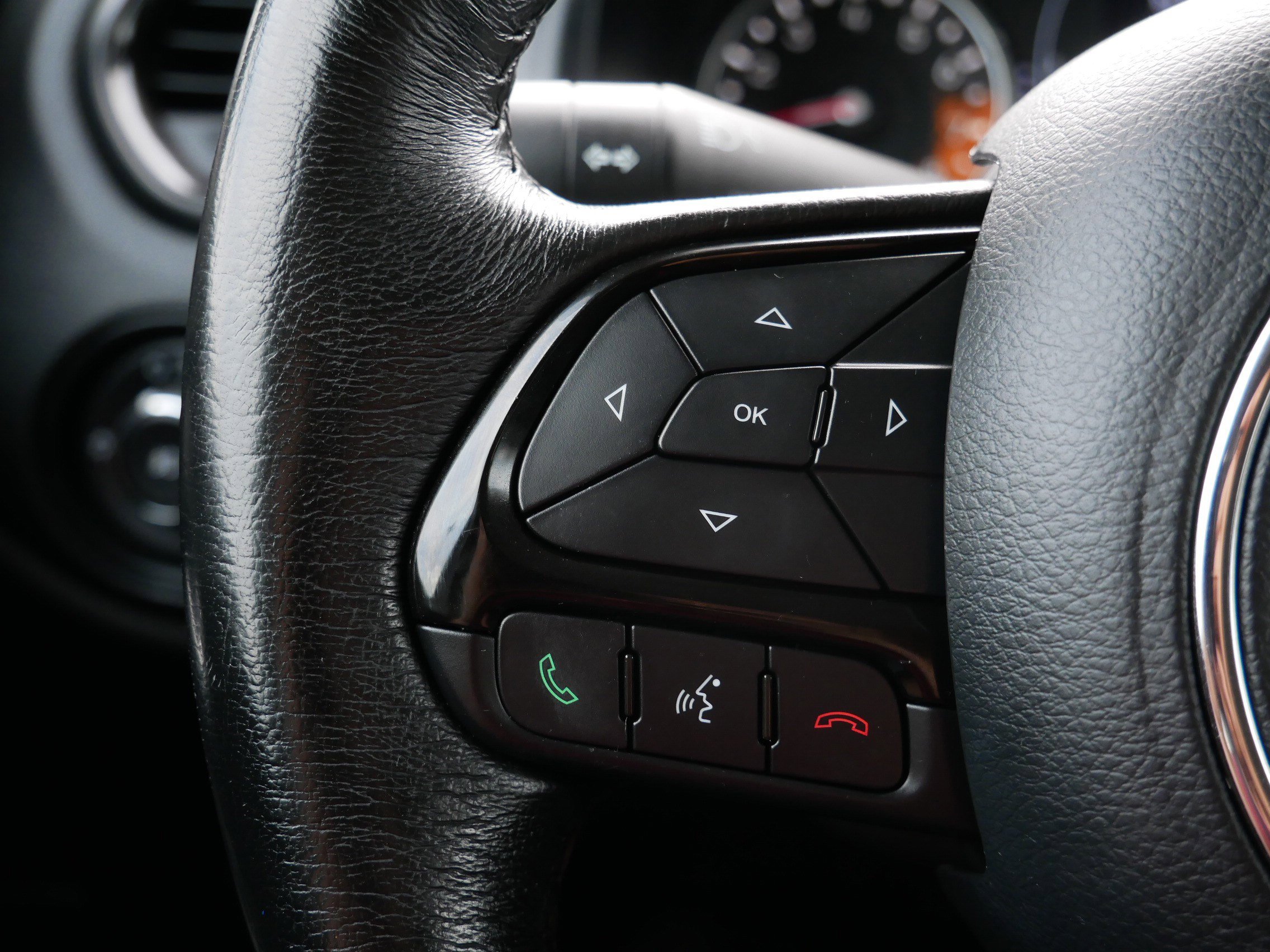 Used 2018 Jeep Renegade Altitude FWD image 28