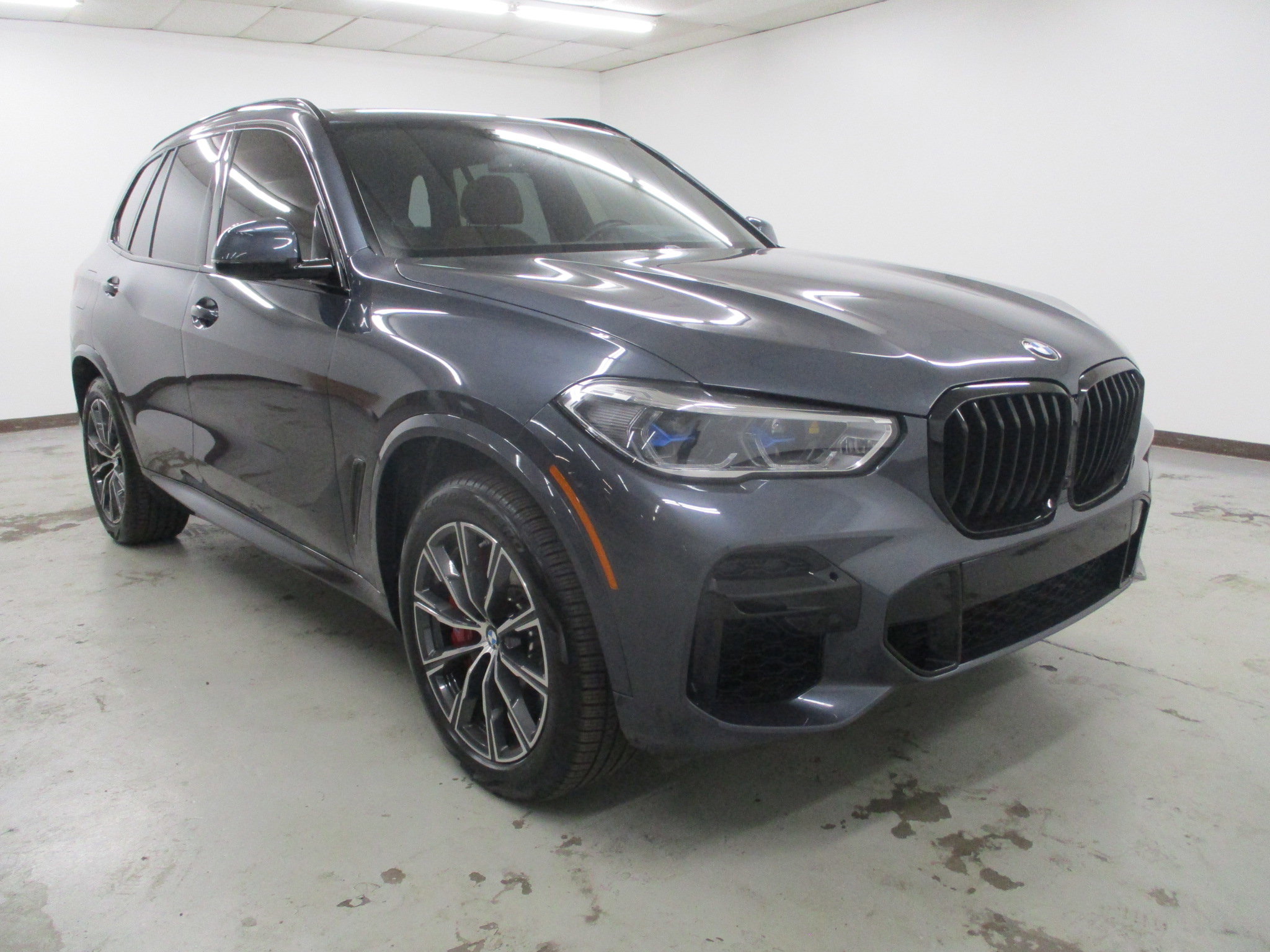 Used 2022 BMW X5 M50i w/ Executive Package AWD/4WD image 1