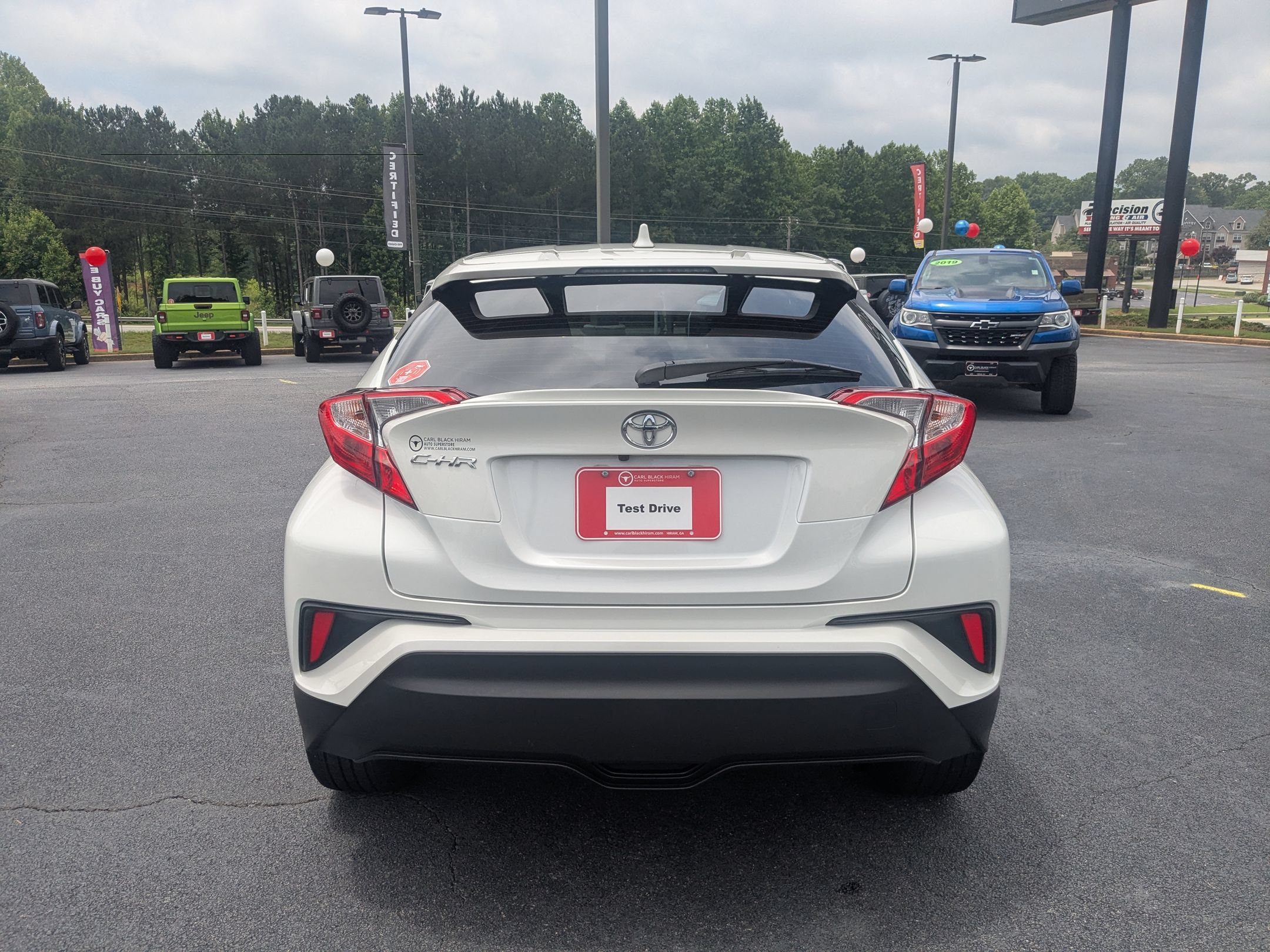 Used 2021 Toyota C-HR XLE FWD image 6