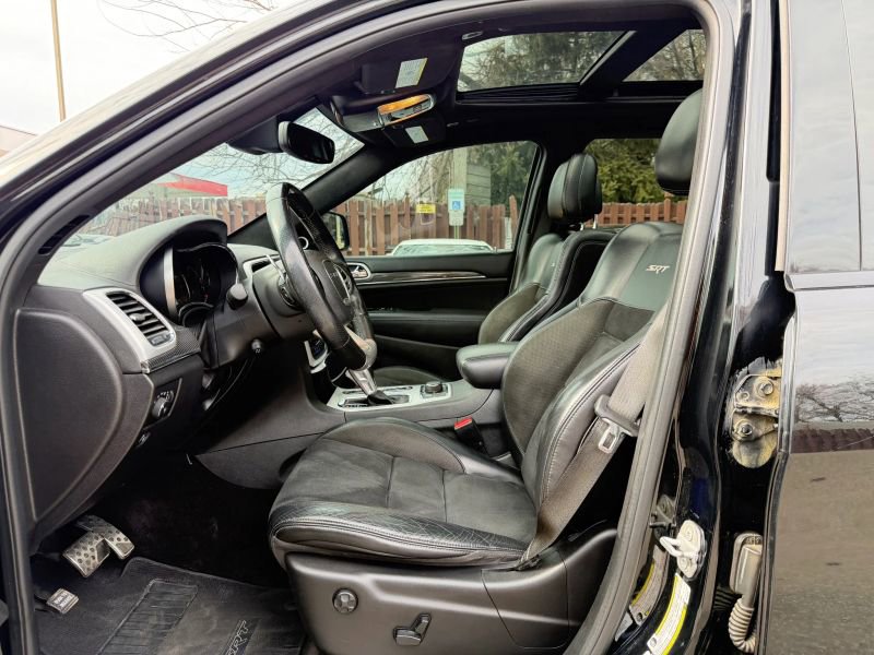 Used 2018 Jeep Grand Cherokee SRT image 11