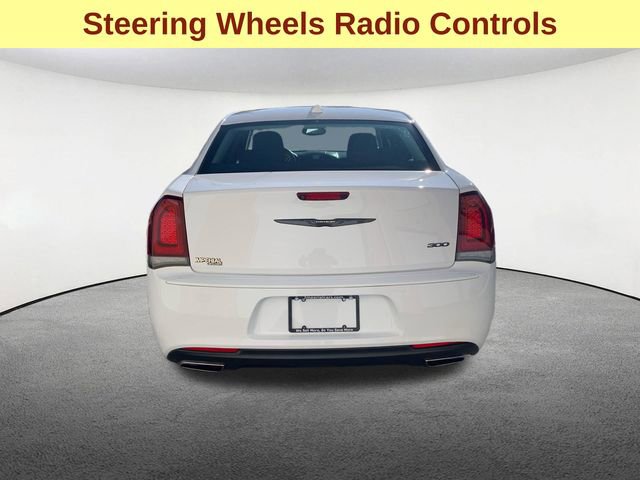 Used 2023 Chrysler 300 Touring w/ Sport Appearance Package image 12