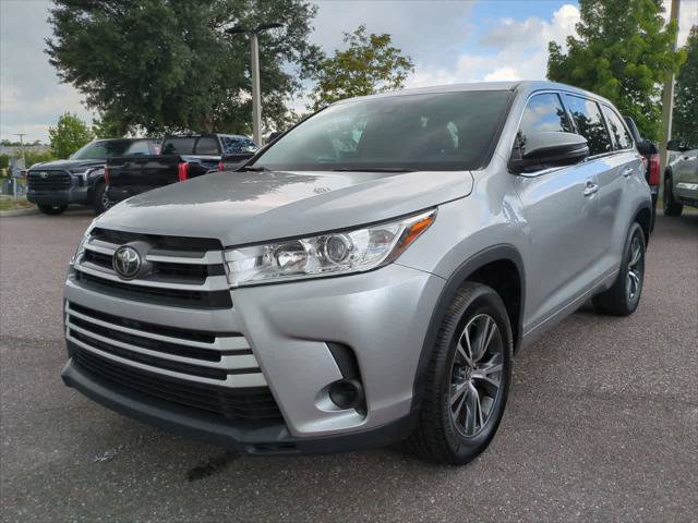 Certified 2017 Toyota Highlander LE FWD image 2