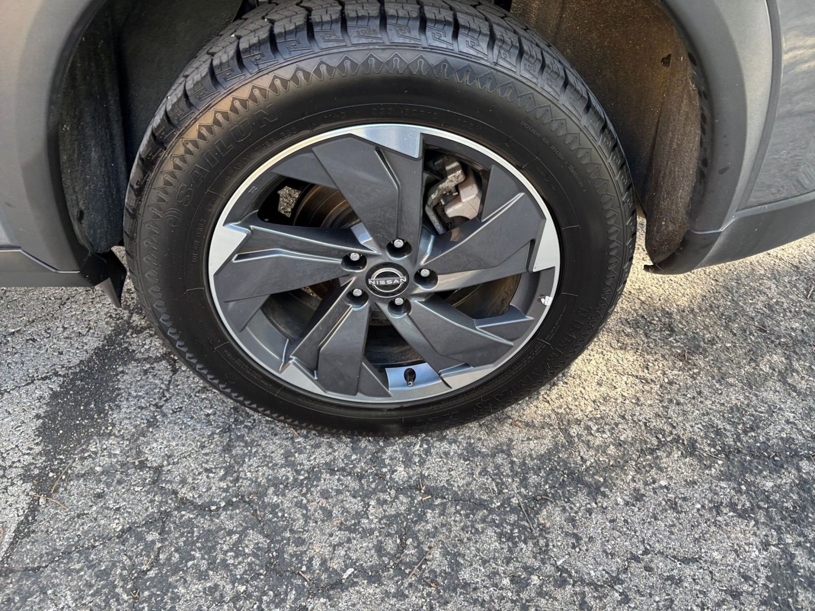 Used 2025 Nissan Rogue SV FWD image 24