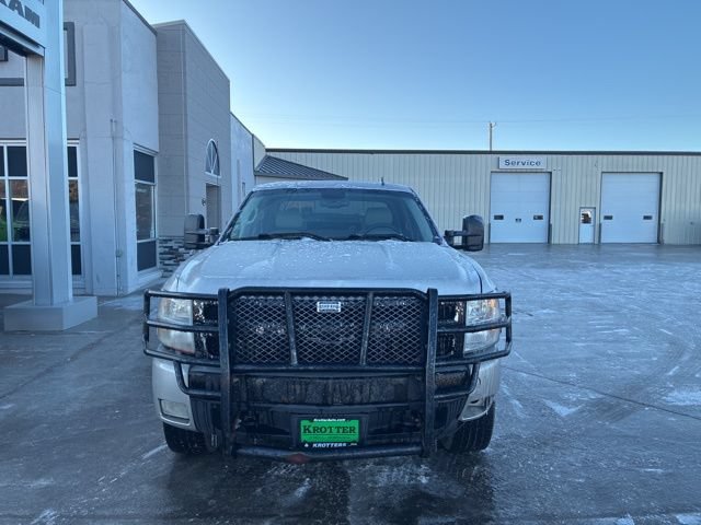 Used 2007 Chevrolet Silverado 1500 LTZ w/ EZ-Lift Tailgate Package AWD/4WD image 3